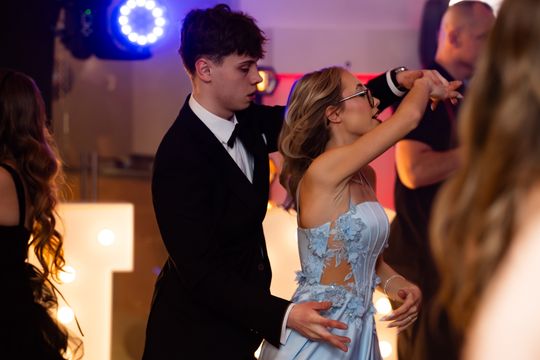 Studniówki 2026: XIII Liceum Ogólnokształcące z Oddziałami Dwujęzycznymi (zdjęcia) Studniówki 2026: XIII Liceum Ogólnokształcące z Oddziałami Dwujęzycznymi (zdjęcia)