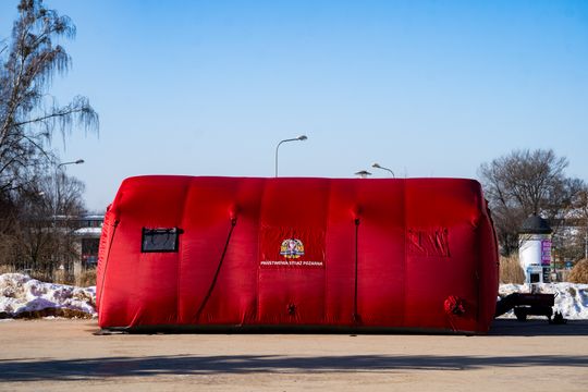 Namiot grzewczy na Placu Jagiellońskim (zdjęcia)