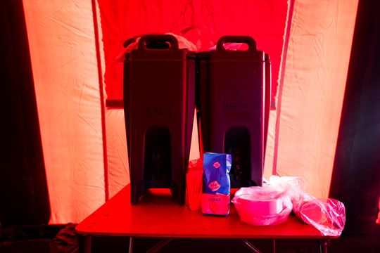 Namiot grzewczy na Placu Jagiellońskim (zdjęcia)