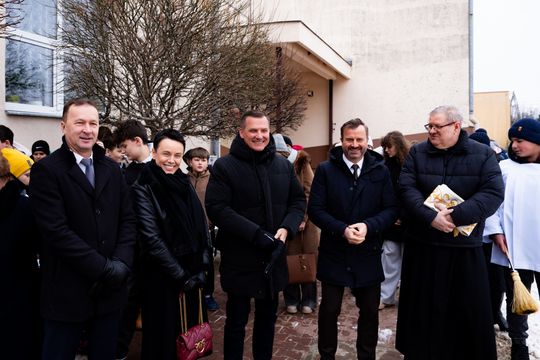 Przekazanie autobusu szkolnego dla PSP w Rusinowie (zdjęcia)