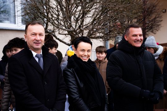 Przekazanie autobusu szkolnego dla PSP w Rusinowie (zdjęcia)