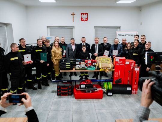 Przekazanie sprzętu OSP Ruda Mała (zdjęcia) Przekazanie sprzętu OSP Ruda Mała (zdjęcia)