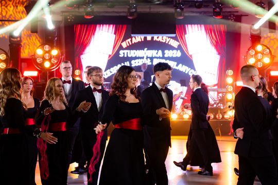 Studniówka Zespołu Szkół Budowlanych im. Kazimierza Wielkiego w Radomiu (zdjęcia)