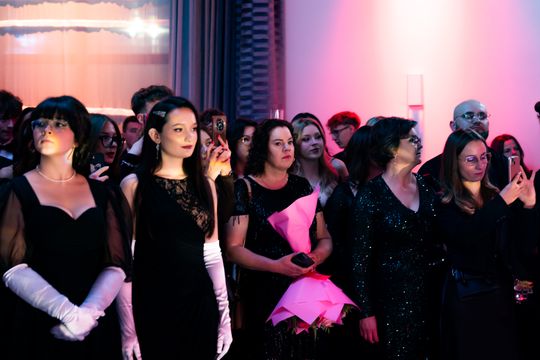 Studniówka V Liceum Ogólnokształcącego z Oddziałami Dwujęzycznymi im. Romualda Traugutta (zdjęcia)