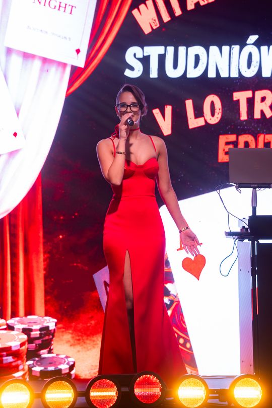 Studniówka V Liceum Ogólnokształcącego z Oddziałami Dwujęzycznymi im. Romualda Traugutta (zdjęcia)