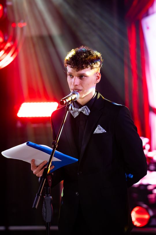 Studniówka V Liceum Ogólnokształcącego z Oddziałami Dwujęzycznymi im. Romualda Traugutta (zdjęcia)