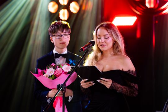 Studniówka V Liceum Ogólnokształcącego z Oddziałami Dwujęzycznymi im. Romualda Traugutta (zdjęcia)