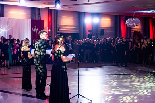 Studniówka V Liceum Ogólnokształcącego z Oddziałami Dwujęzycznymi im. Romualda Traugutta (zdjęcia)