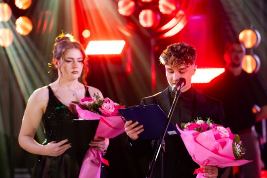 Studniówka V Liceum Ogólnokształcącego z Oddziałami Dwujęzycznymi im. Romualda Traugutta (zdjęcia)