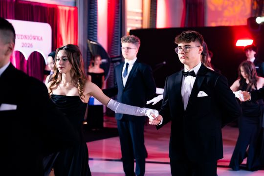 Studniówka V Liceum Ogólnokształcącego z Oddziałami Dwujęzycznymi im. Romualda Traugutta (zdjęcia)