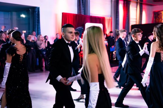 Studniówka V Liceum Ogólnokształcącego z Oddziałami Dwujęzycznymi im. Romualda Traugutta (zdjęcia)