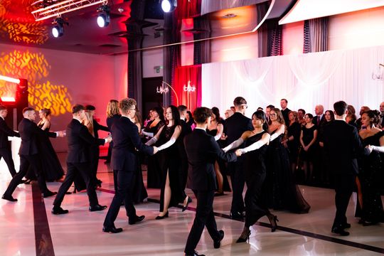 Studniówka V Liceum Ogólnokształcącego z Oddziałami Dwujęzycznymi im. Romualda Traugutta (zdjęcia)