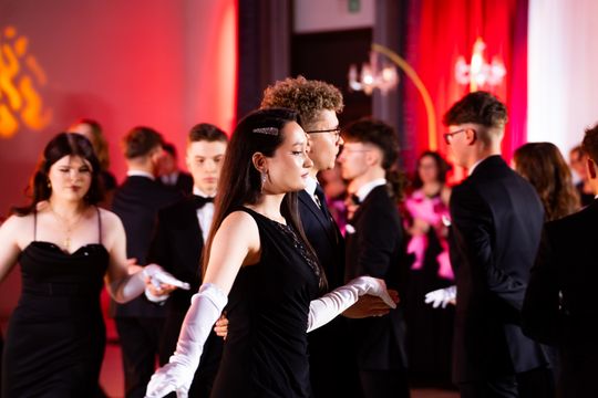 Studniówka V Liceum Ogólnokształcącego z Oddziałami Dwujęzycznymi im. Romualda Traugutta (zdjęcia)