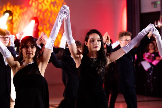 Studniówka V Liceum Ogólnokształcącego z Oddziałami Dwujęzycznymi im. Romualda Traugutta (zdjęcia)