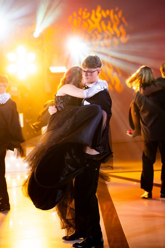 Studniówka V Liceum Ogólnokształcącego z Oddziałami Dwujęzycznymi im. Romualda Traugutta (zdjęcia)