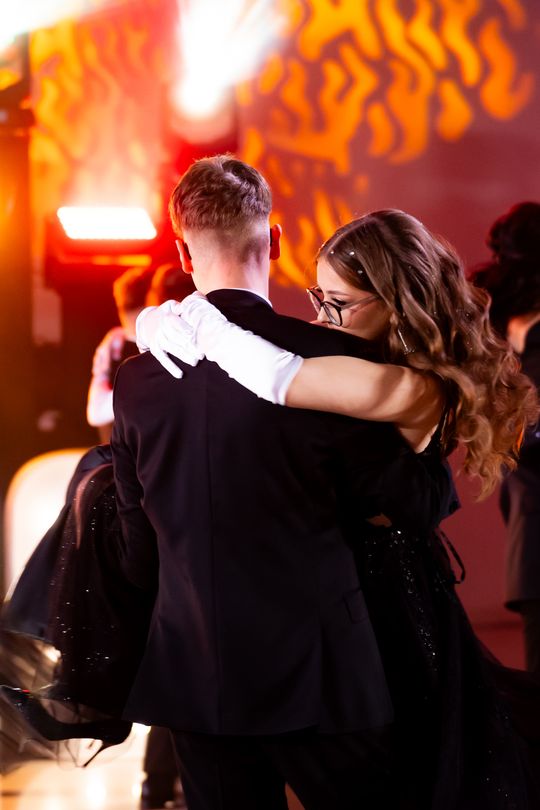 Studniówka V Liceum Ogólnokształcącego z Oddziałami Dwujęzycznymi im. Romualda Traugutta (zdjęcia)