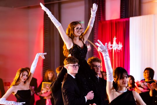 Studniówka V Liceum Ogólnokształcącego z Oddziałami Dwujęzycznymi im. Romualda Traugutta (zdjęcia)