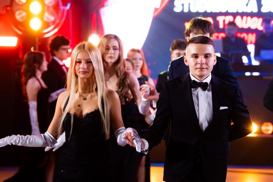 Studniówka V Liceum Ogólnokształcącego z Oddziałami Dwujęzycznymi im. Romualda Traugutta (zdjęcia)