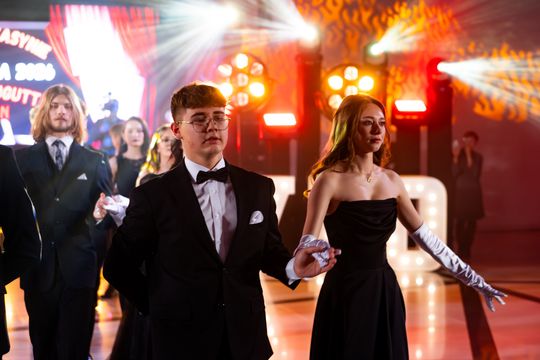 Studniówka V Liceum Ogólnokształcącego z Oddziałami Dwujęzycznymi im. Romualda Traugutta (zdjęcia)