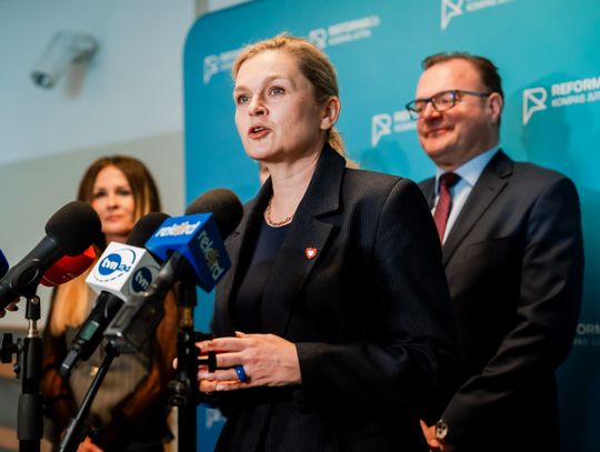 Konferencja prasowa z minister edukacji narodowej, Barbarą Nowacką (zdjęcia)