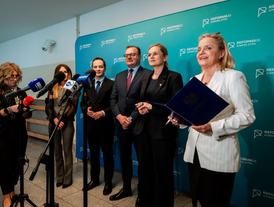 Konferencja prasowa z minister edukacji narodowej, Barbarą Nowacką (zdjęcia)