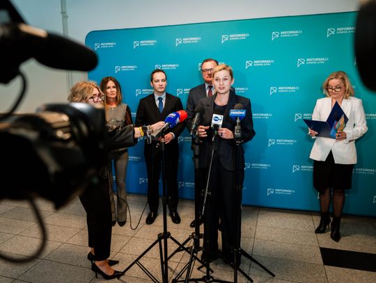 Konferencja prasowa z minister edukacji narodowej, Barbarą Nowacką (zdjęcia)