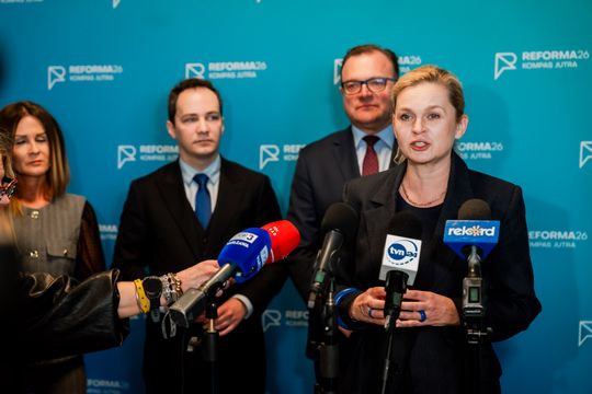 Konferencja prasowa z minister edukacji narodowej, Barbarą Nowacką (zdjęcia)