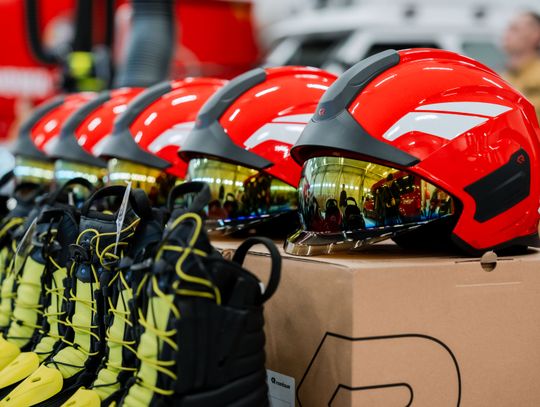 Przekazanie sprzętu jednostkom terenowym Państwowej Straży Pożarnej (zdjęcia)