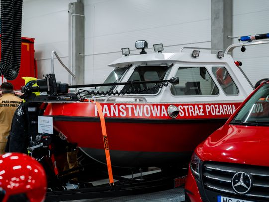 Przekazanie sprzętu jednostkom terenowym Państwowej Straży Pożarnej (zdjęcia)