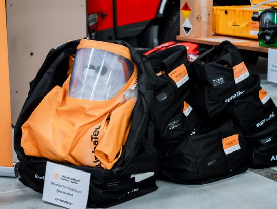 Przekazanie sprzętu jednostkom terenowym Państwowej Straży Pożarnej (zdjęcia)