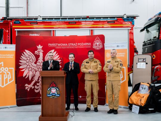 Przekazanie sprzętu jednostkom terenowym Państwowej Straży Pożarnej (zdjęcia)