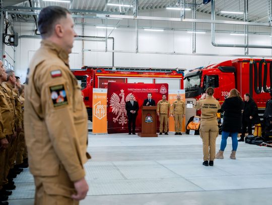 Przekazanie sprzętu jednostkom terenowym Państwowej Straży Pożarnej (zdjęcia)