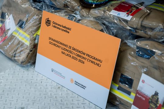 Przekazanie sprzętu jednostkom terenowym Państwowej Straży Pożarnej (zdjęcia)