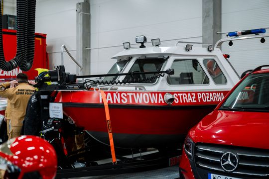 Przekazanie sprzętu jednostkom terenowym Państwowej Straży Pożarnej (zdjęcia)