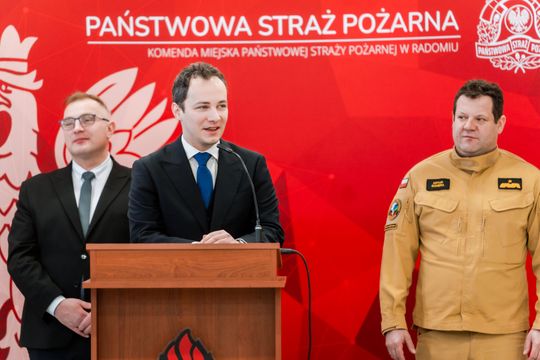 Przekazanie sprzętu jednostkom terenowym Państwowej Straży Pożarnej (zdjęcia)
