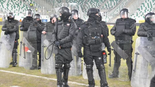 Zamieszki po meczu Radomiaka Radom z Koroną Kielce (zdjęcia) Zamieszki po meczu Radomiaka Radom z Koroną Kielce (zdjęcia)