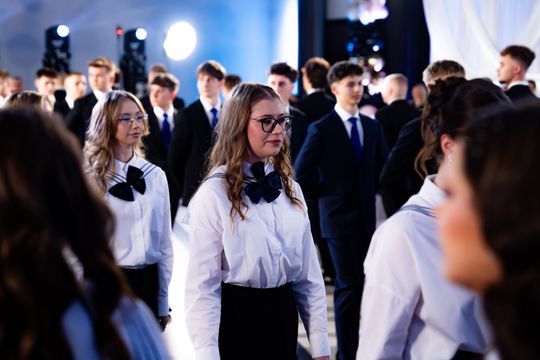 Studniówka II Liceum Ogólnokształcącego im. Marii Konopnickiej (zdjęcia)