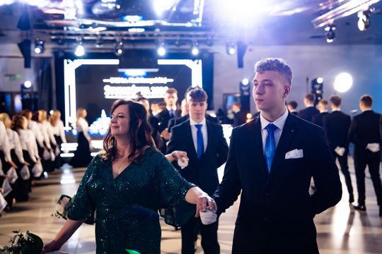 Studniówka II Liceum Ogólnokształcącego im. Marii Konopnickiej (zdjęcia)