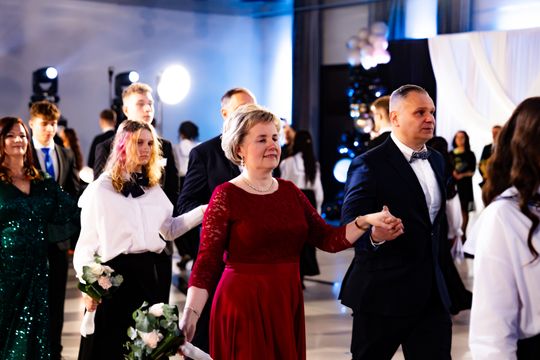 Studniówka II Liceum Ogólnokształcącego im. Marii Konopnickiej (zdjęcia)