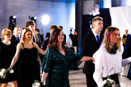 Studniówka II Liceum Ogólnokształcącego im. Marii Konopnickiej (zdjęcia)