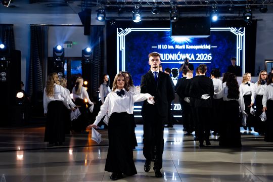 Studniówka II Liceum Ogólnokształcącego im. Marii Konopnickiej (zdjęcia)