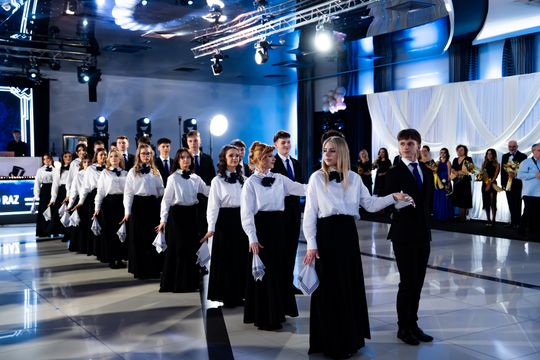 Studniówka II Liceum Ogólnokształcącego im. Marii Konopnickiej (zdjęcia)