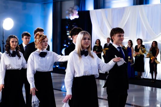 Studniówka II Liceum Ogólnokształcącego im. Marii Konopnickiej (zdjęcia)