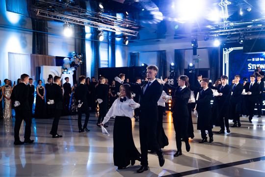 Studniówka II Liceum Ogólnokształcącego im. Marii Konopnickiej (zdjęcia)