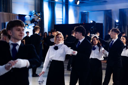 Studniówka II Liceum Ogólnokształcącego im. Marii Konopnickiej (zdjęcia)