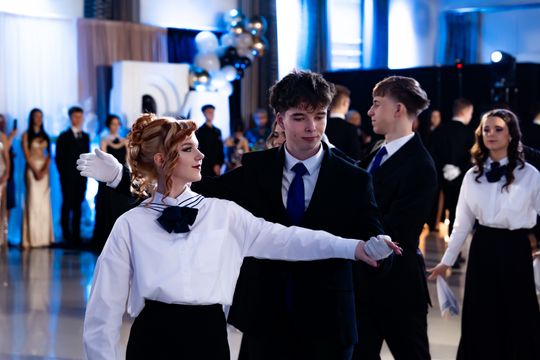 Studniówka II Liceum Ogólnokształcącego im. Marii Konopnickiej (zdjęcia)