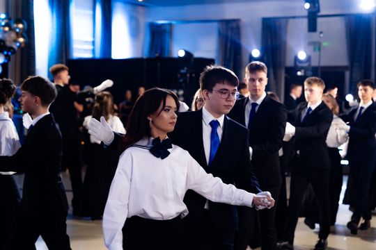 Studniówka II Liceum Ogólnokształcącego im. Marii Konopnickiej (zdjęcia)