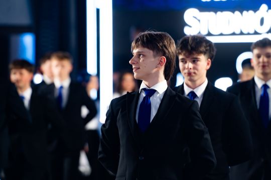 Studniówka II Liceum Ogólnokształcącego im. Marii Konopnickiej (zdjęcia)