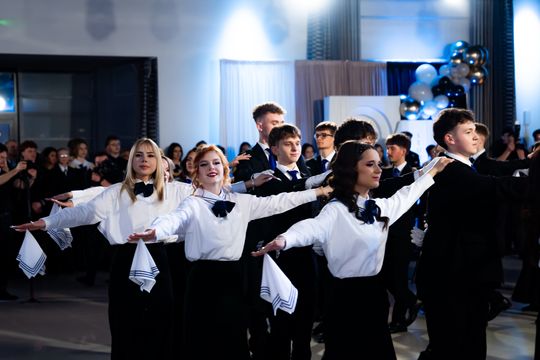 Studniówka II Liceum Ogólnokształcącego im. Marii Konopnickiej (zdjęcia)