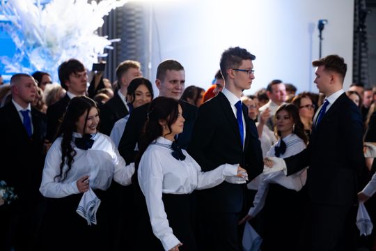 Studniówka II Liceum Ogólnokształcącego im. Marii Konopnickiej (zdjęcia)